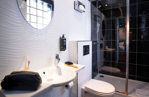 Epinettes Hotel | Ibis Styles Paris Batignolles