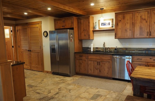Brevard House | Icarus House - Amazing views, trails, art and beauty just 4 miles from town