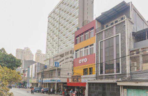 Mangga Besar Hotel | Ichiza Room RedPartner