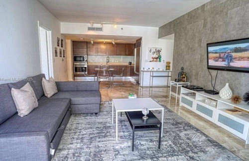 Downtown Miami Apartment | Icon Brickell - 17th floor - Sea View - Spa Access