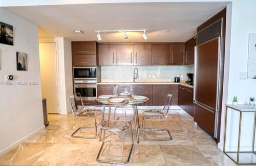 Downtown Miami Apartment | Icon Brickell - 17th floor - Sea View - Spa Access