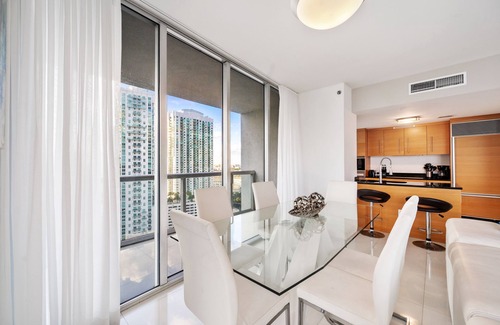 Brickell Condo | ICON BRICKELL CORNER TWO BEDROOM OCEAN VIEW