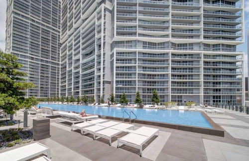 Downtown Miami Apartment | Icon Brickell - Seafront Views - Spa Access