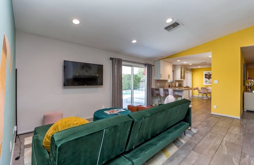 Racquet Club West House | Iconic 4-bedroom vacation home, 5 min from Downtown Palm Springs, City ID#4299