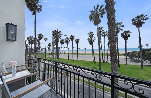 Ocean Park Condo | Iconic California Beach Getaway