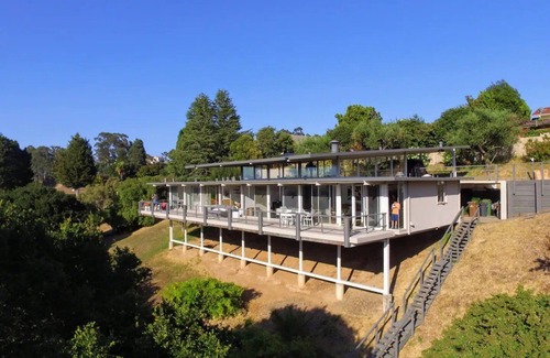 San Rafael House | Iconic Case Study House #26, with world-class destinations at your doorstep