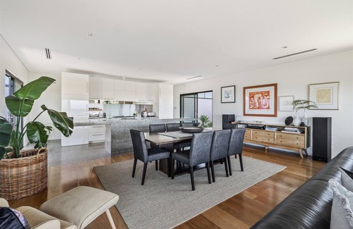 Prevelly House | Iconic luxury beach house, unsurpassed ocean views - vineyards on your doorstep