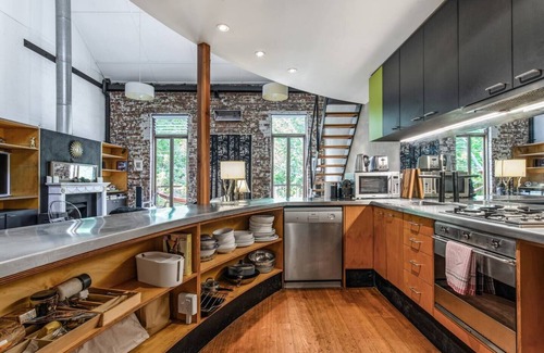 Collingwood North House | Iconic MacRobertson Chocolate Factory Conversion