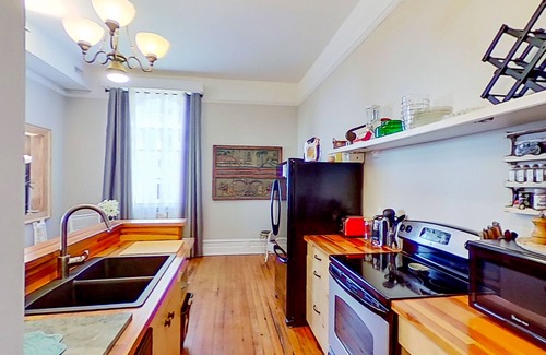 Wilmington Historic District Condo | Iconic river-view condo with AC, W/D, & historic charm - dog-friendly
