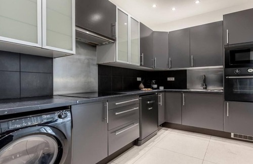 Champs-Elysees Apartment | ICONIC VIEWS AWAIT: LUXE 5-BEDROOM PENTHOUSE IN PRESTIGIOUS CHAMPS-ELYSÉES-350M2