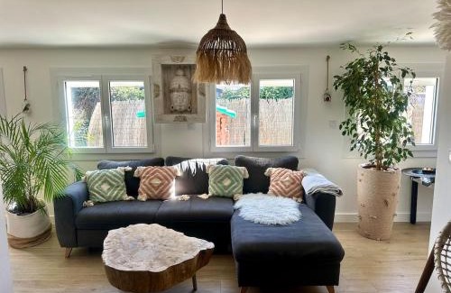 Saint-Aunes House | Idéal pour vos vacances Villa avec piscine et jacuzzi à 15 min de la plage