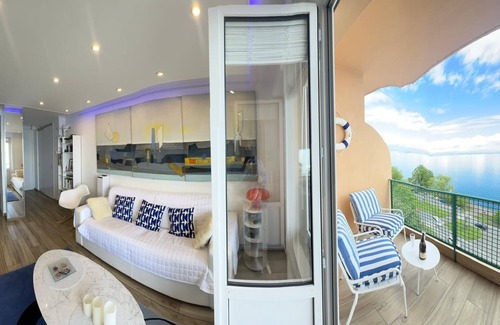 Evian-les-Bains Apartment | Idéalement Situé sur les Quais D'evian Avec vue Panoramique sur le lac Léman