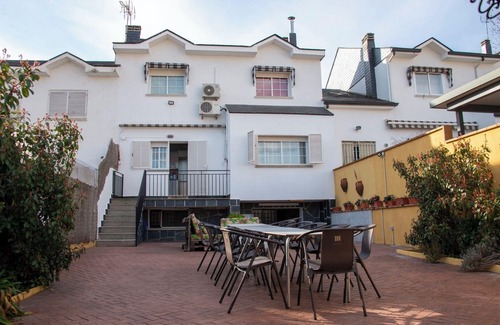 San Martin de Valdeiglesias Ski Chalet | Ideal for FAMILIES up to 15 People in San Martín de Valdeiglesias Madrid