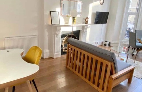 Holland Park Apartment | Ideal 1Bed in Holland Park/Olympia/Kensington W14