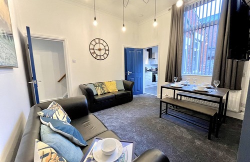 Preston House | Ideal 4 Bed Stay-Away-Home in Preston