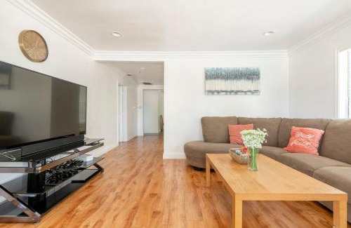 Alhambra Apartment | Ideal 4BR2BA Home for Family Vacations