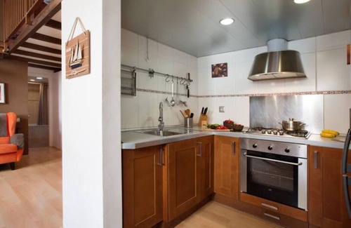 El Poble-sec Apartment | Ideal Acomodis Duplex apartment, steps from Las Ramblas!