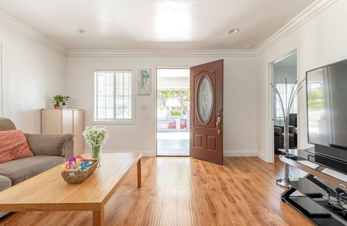Alhambra House | Ideal Alhambra Home for Family Vacations