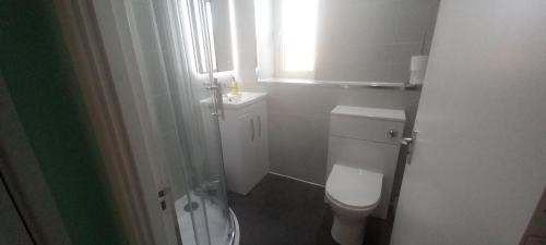 Leith Apartment | Ideal Central Edinburgh location with free on-site private parking