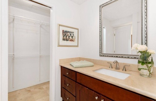 Bridle Trails House | Ideal corp housing! 2B/2B Townhouse easy access to everything yet private