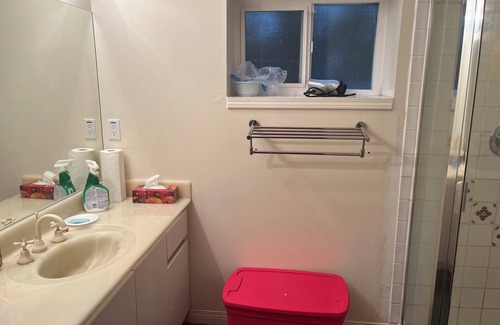 Riley Park-Little Mountain House | * IDEAL COZY PRIVATE SUITE W 2 BEDROOMS - NEAR YVR DOWNTOWN