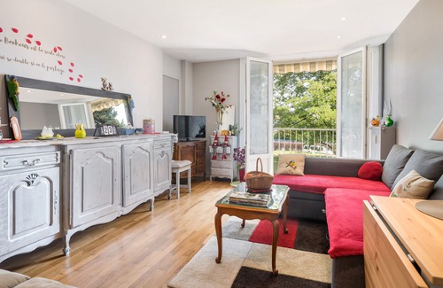 Bron Apartment | ideal Eurexpo stadium OL football and concerts fac2 Bron Hospitals cardio Neuro HFME