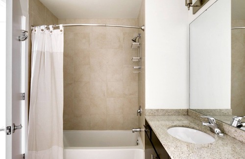 Evanston Apartment | Ideal Evanston 1BR w/ Pool & Gym, walk to Northwestern, by Blueground