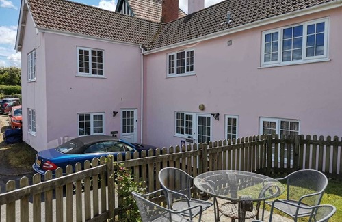 Porlock Cottage | IDEAL EXMOOR LOCATION HOMELY 4 BED HOUSE, GARDEN, SEA VIEWS FAMILY/DOG FRIENDLY!