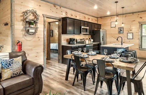 Sevierville Cabin | Ideal Fall Location Indoor Pool HotTub Dogs!