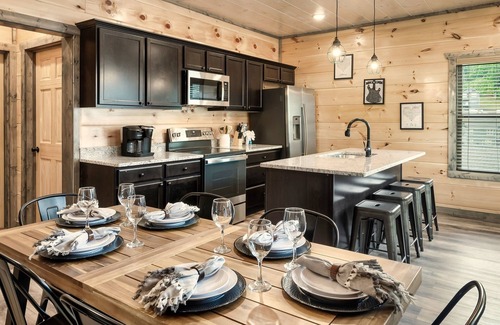 Sevierville Cabin | Ideal Fall Location Indoor Pool HotTub Dogs!