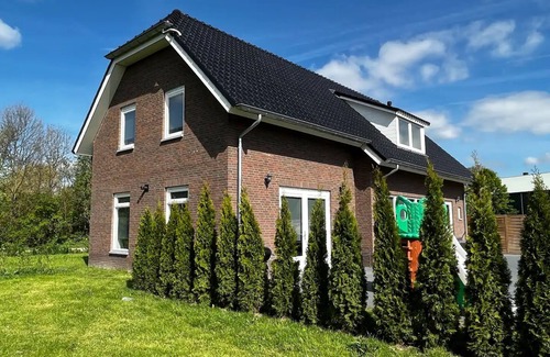 Haps House | Ideal family home with spa and large garden