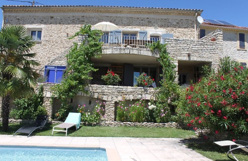 Pierrerue House | Ideal for 3 couples or 1 family!