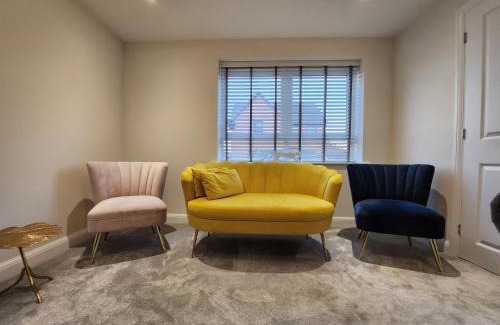 Wellingborough House | Ideal For Business, Leisure And Relocation - Rated Perfect For Weekly & Monthly Stays - Book Today!