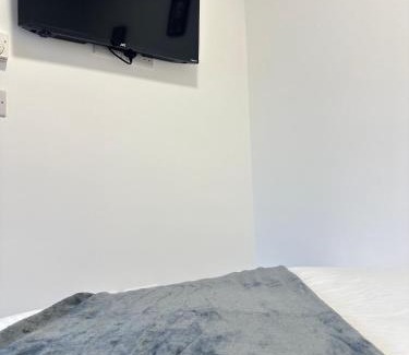 Yeading House | Ideal for contractors