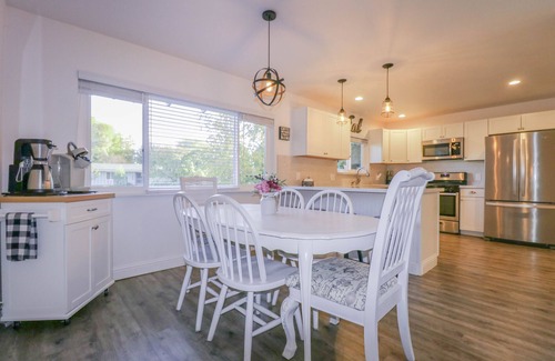 Atascadero House | Ideal for Large Gatherings! Enjoy all that the Central Coasts offers