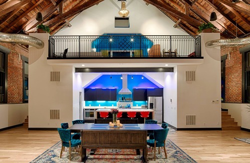 Whittier Other | Ideal for Large Groups: 6bd/7ba, Sleeps 18