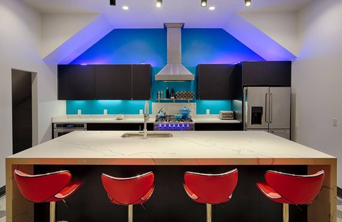 Whittier Other | Ideal for Large Groups: 6bd/7ba, Sleeps 18