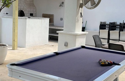 Mission House | Ideal for large groups - 4 King Beds- Sleep 16
