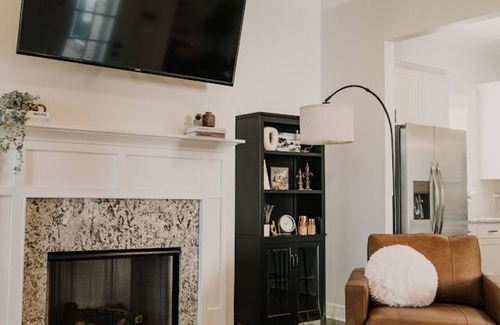 Lake Charles House | Ideal for Over 30-Day Stay | Fast WiFi | Comfortable