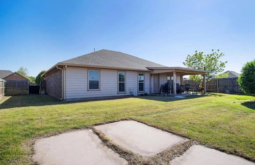 South Oklahoma City House | Ideal for renting to traveling nurses or other professionals, usually 30+ days.