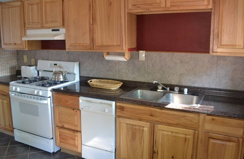 Colorado Springs House | Ideal for Traveling Medical and Military personnel - small, private home