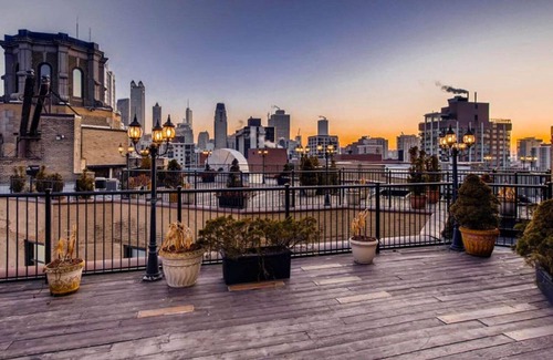 Gold Coast Apartment | Ideal Gold Coast Studio w/Doorman & Gym, 2 blocks to L, by Blueground