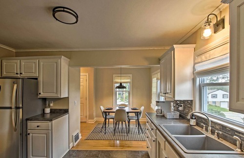 Allouez House | Ideal Green Bay Home < 3 Mi to Lambeau Field!