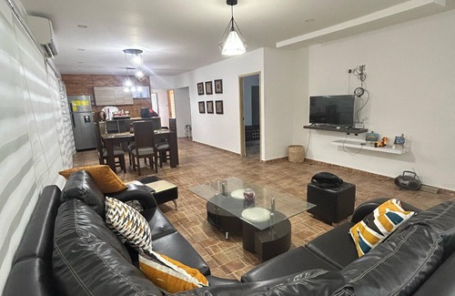 Sabanilla House | IDEAL HOUSE TO REST, SWIMMING POOL, BBQ, WIFI, FULL AIRE