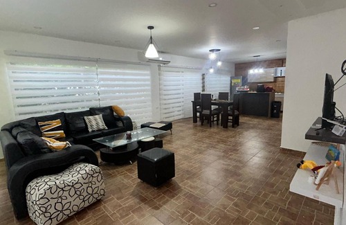 Sabanilla House | IDEAL HOUSE TO REST, SWIMMING POOL, BBQ, WIFI, FULL AIRE