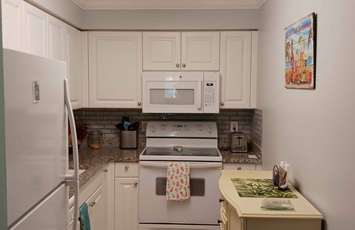Coquina Sands Condo | IDEAL LOCATION FOR A VACATION RENTAL in down town Naples, Florida