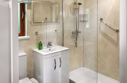 Sewerby Cottage | Ideal location for golfers and adjacent to Sewerby Park and Gardens.