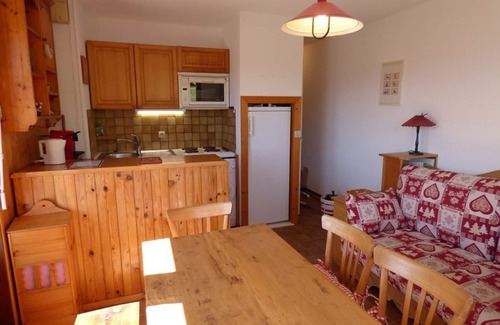 Le Chinaillon Apartment | Ideal Location: 2-Room Apartment for 6 with Panoramic Piste Views