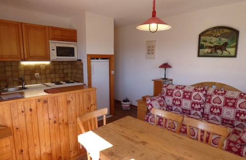 Le Chinaillon Apartment | Ideal Location: 2-Room Apartment for 6 with Panoramic Piste Views
