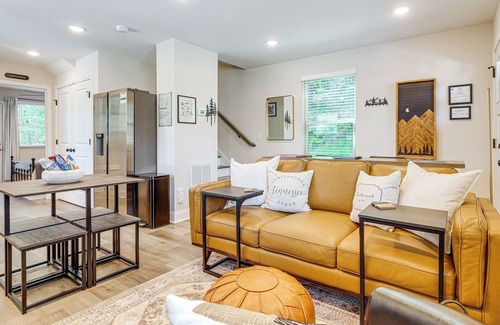 Lookout Valley Neighborhood Association House | Ideal Location & Mountain Views: Chattanooga Home!